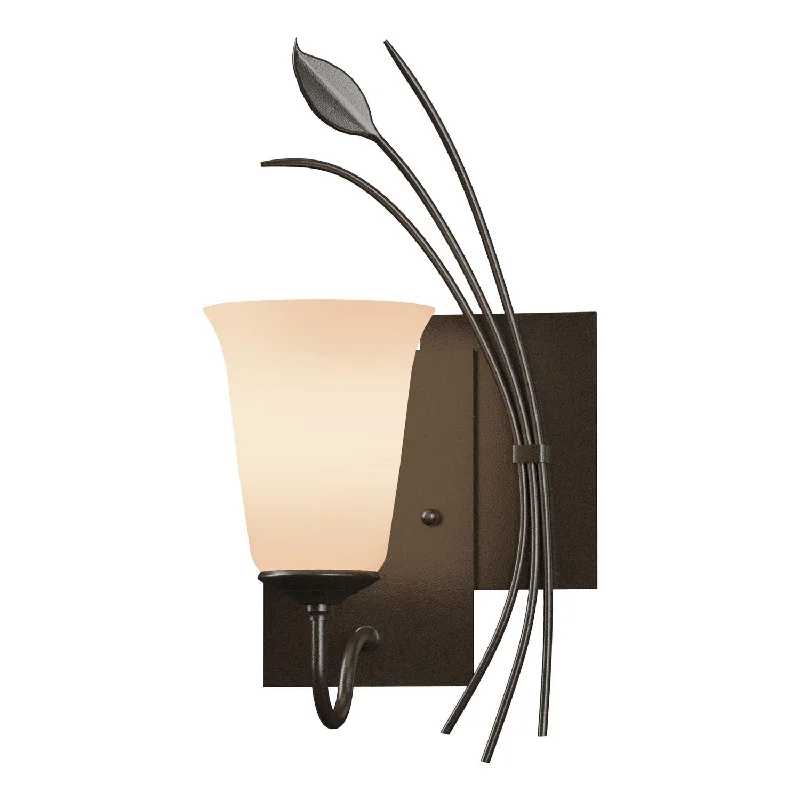 Dimmable Industrial Lighting for Ambiance ControlLeaf One Light Wall Sconce