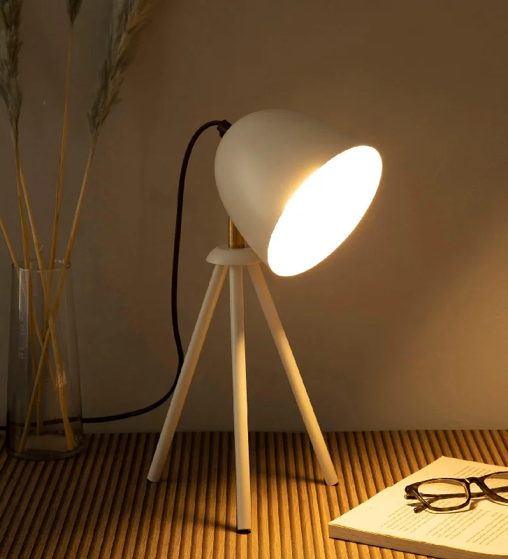 marble table lamps with a luxurious veined pattern for high end decormarble table lamps with a luxurious veined pattern for high end decorAnis Tripod Desk Lamp White marble table lamps with a luxurious veined pattern for high end decormarble table lamps with a luxurious veined pattern for high end decorAnis Tripod Desk Lamp White